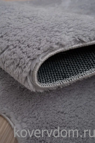 Ковер из искусственного меха Chic 1000A SILVER_5001 шкура Ковер из искусственного меха Chic 1000A SILVER_5001 шкура