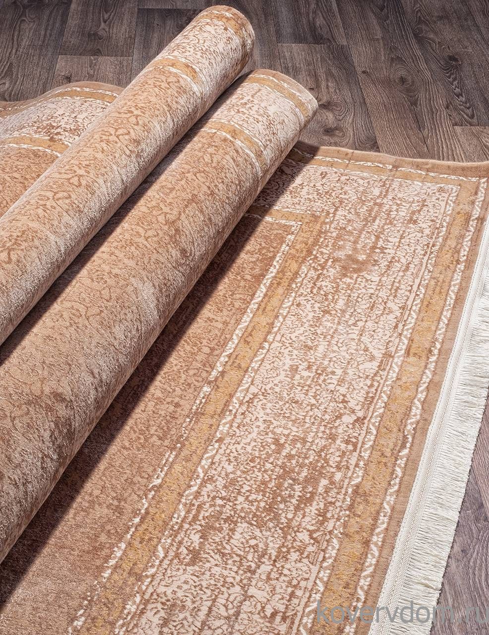 Ковер LOUVRE 122 L.BROWN Ковер LOUVRE 122 L.BROWN